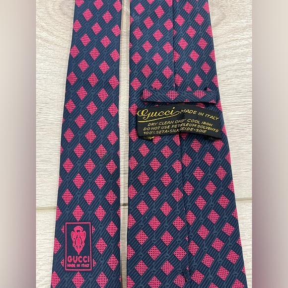 GORGEOUS Vintage Gucci GG Monogram Blue With Red Geometric Silk Tie Italy - Picture 7 of 7